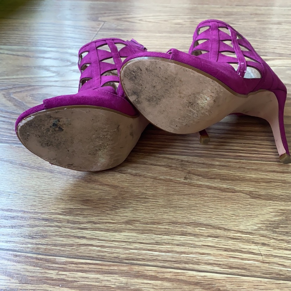 SOLD!!! XOXO Woman’s Charisma Pink Cut-Out Heels - Picture 3 of 6